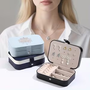 Jewelry Boxes & Organizers
